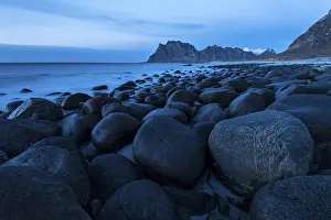 Round stones of Utakleiv, Vestvagoy