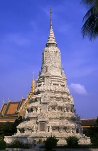 The Royal Palace (Preah Barum Reacha Veang Nei Preah Reacheanachak Kampuchea) and Silver Pagoda