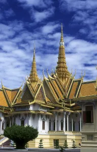 The Royal Palace (Preah Barum Reacha Veang Nei Preah Reacheanachak Kampuchea) and Silver Pagoda