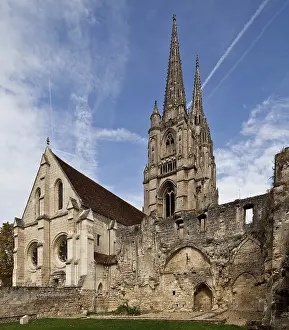 Ruin from 1805, west towers 15th century