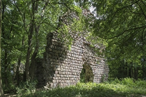 Ruins of the stone church of Conow