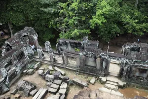 Ruins of a tempel in the ancient city Angkor Thom