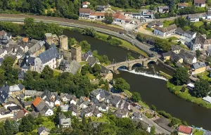Category Cities DE Prints: Runkel Castle with Lahn and Lahn bridge