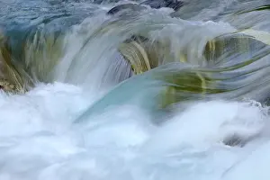 Running water, Valle Verzasca, Ticino