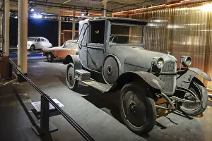 Rusty and dusty 1914 Philos Coupe de Ville