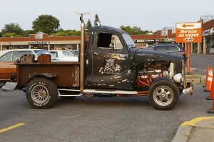 Rusty vintage truck, car show, Chateauguay
