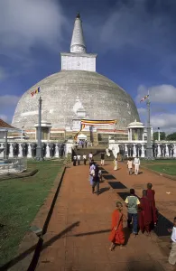 Ruvanvelisaya Dagoba in Anuradhapura