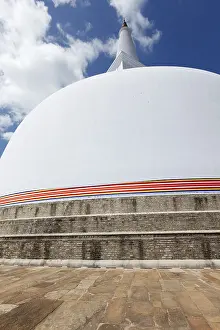 Ruwanweliseya Dagoba. Anuradhapura