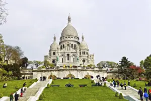 The Sacre Coeur church on Montmartre in Paris