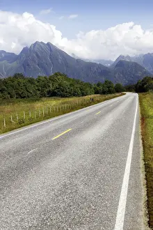 Between Saebo and Volda<br> Between Sb and Volda