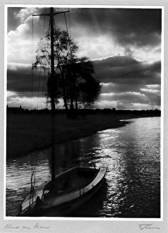 Sailing boat on the banks of the Elbe, Dresden in front of the destruction, photo cycle STADT AM STROM, DRITTE FOLGE, by Friedrich Luening (1901-1952), title of the photographer: Abend am Strom, Saxony, Germany, Europe