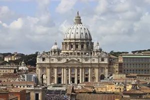 Framed Print : Saint Peter Basilica in Vatican. Italy Framed Print : Saint Peter Basilica in Vatican. Italy