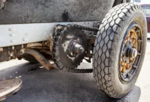 SAMARA, RUSSIA - JUNE 16, 2014: Chain drive the rear wheels of a retro car American La France Tourer 1917 year