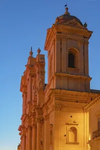 San Nicolo Cathedral at night