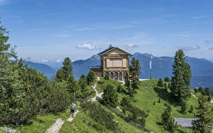 Category Mountain Landscapes Prints: Schachenhaus with mountain panorama
