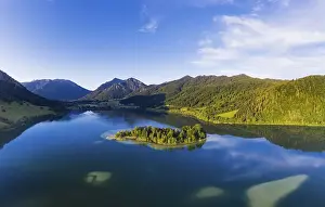 Schliersee with island Woerth and Brecherspitze