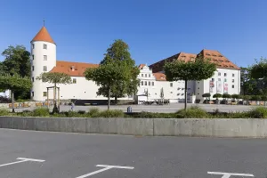 Schlossplatz with Freudenstein Castle
