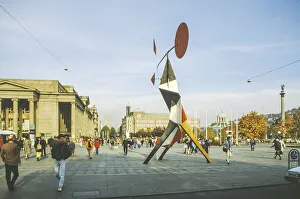 Schlossplatz with Koenigssbau and sculpture by Alexander Calder