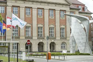 Sculpture by Daniel Libeskind Wing in front of the Siemens administration building