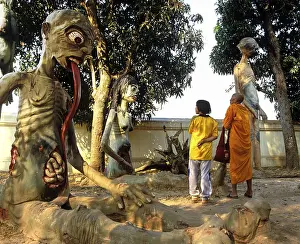 Sculpture to deter demons and ghosts