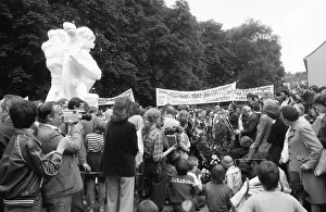 A sculpture Die Starke Linke in honour of Friedrich Engels by the Viennese sculptor Alfred Hrdlicka was unveiled in