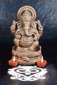 Category Historic EN Prints: Sculpture of ganesh with oil lamp, India