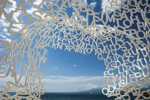Sculpture made of letters, Le Nomade