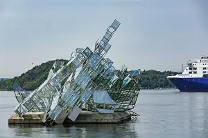 Sculpture She lies (Hun ligger) by Monica Bonvicini