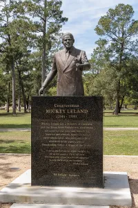 Sculpture of Mickey Leland sculpted by Ed Dwight at Hermann Park in downtown Houston