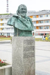 Sculpture, monument, bust, bronze bust of August Heinrich Hoffmann von Fallersleben