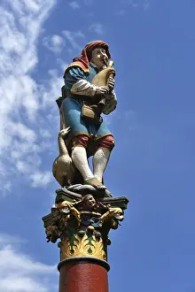 Sculpture on the Pfeiferbrunnen in Spitalgasse