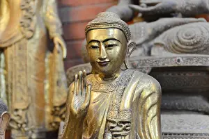 Sculptures on display, Buddhas in a shop