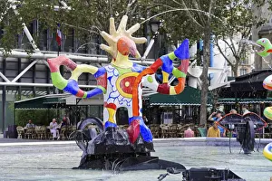 Sculptures, figures, the Stravinsky Fountain