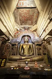 Seated Buddha in the Gadaladeniya Temple