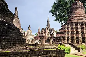 Seated buddha image in wat mahathat