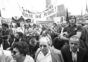 To secure their jobs, 6000 metalworkers of the Adler-Triumpf company took to the streets in protest in September 1981