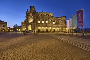 Semperoper, architectural style neo-renaissance