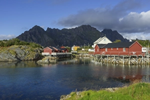 Category Scandinavia Prints: Settlement with Rorbuer fishermen's cabins