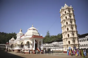 Seven Storied Lamp Tower, Deepdaan in the courtyard of the Mangesh