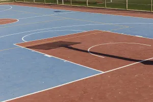 Shade on a basketball court, Kamari