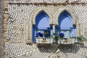 Shell decorated house, Peniscola