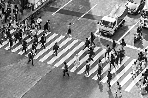 Shibuya crossing, crowds at intersection