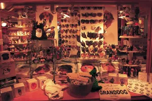 Shop display, River walk mall, New Orleans