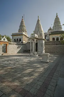 Shri deshbhushan kulbhushan digambar temple