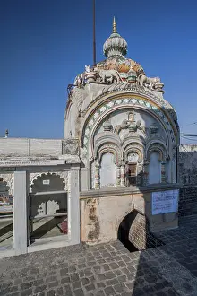 Shri deshbhushan kulbhushan digambar temple