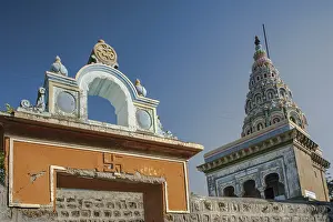 Shri deshbhushan kulbhushan digambar temple