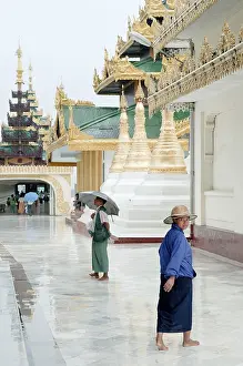 Shwedagon paya temple in yangon myanmar