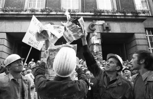With a siege and temporary occupation of the Hoesch AG headquarters on 11