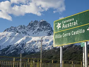 Framed Print : Signpost on road Carretera Austral at Villa Cerro Castillo