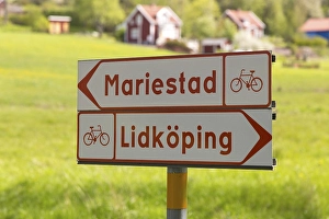 Category Scandinavia Prints: Signs, cycling path to Mariestad and Lidkoeping